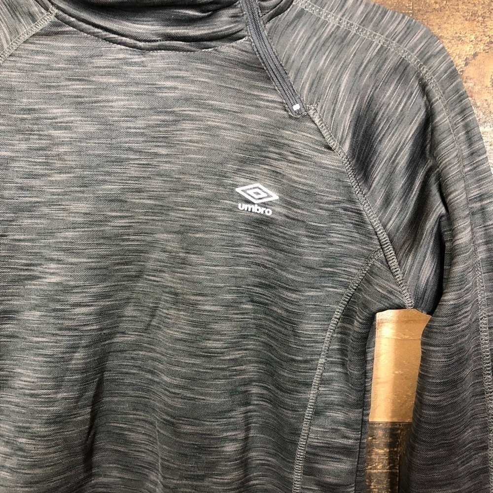 Umbro gray pullover - Picture 2 of 5